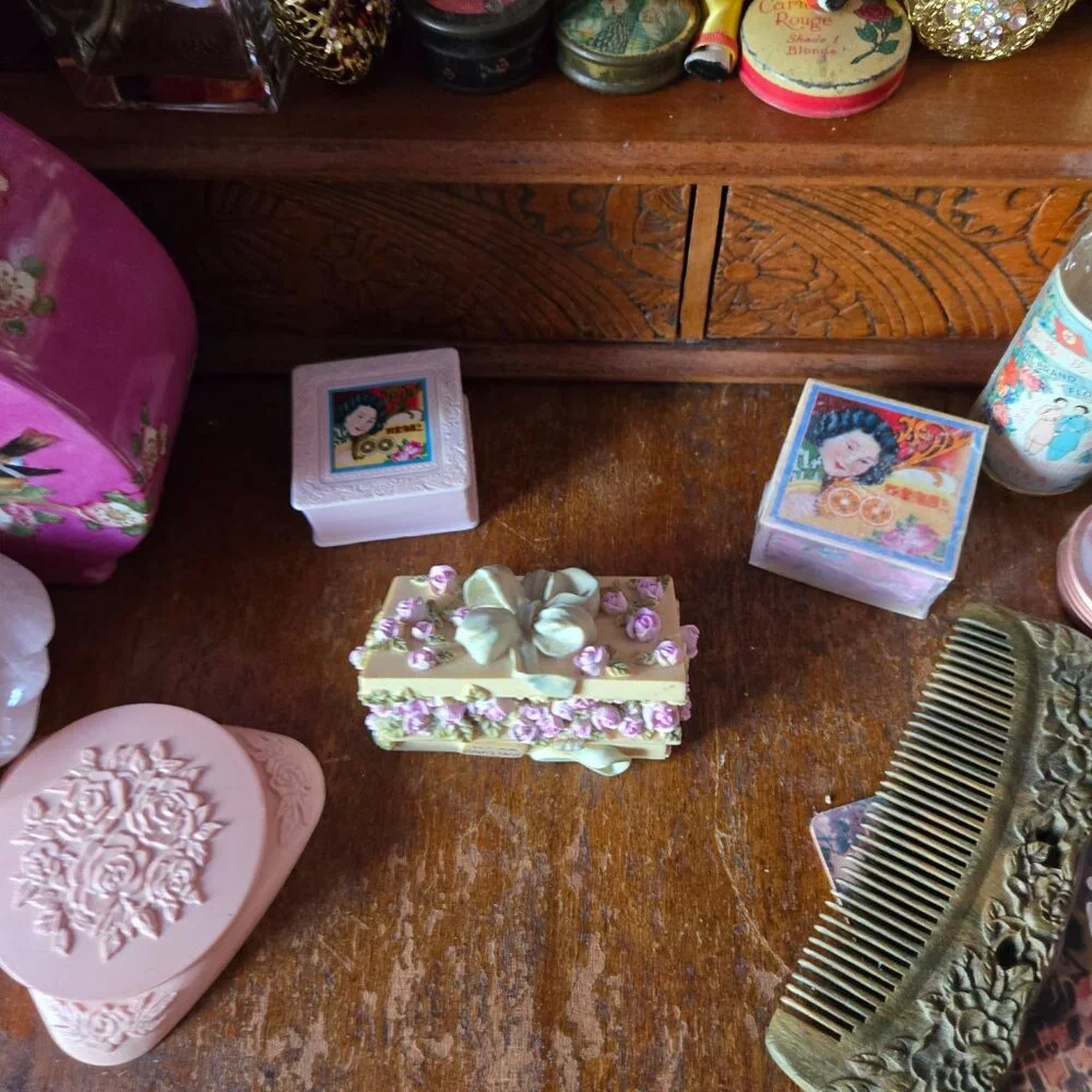 Vintage Box of Pink Roses Trinket Box Romantic Cottagecore Victorian Style